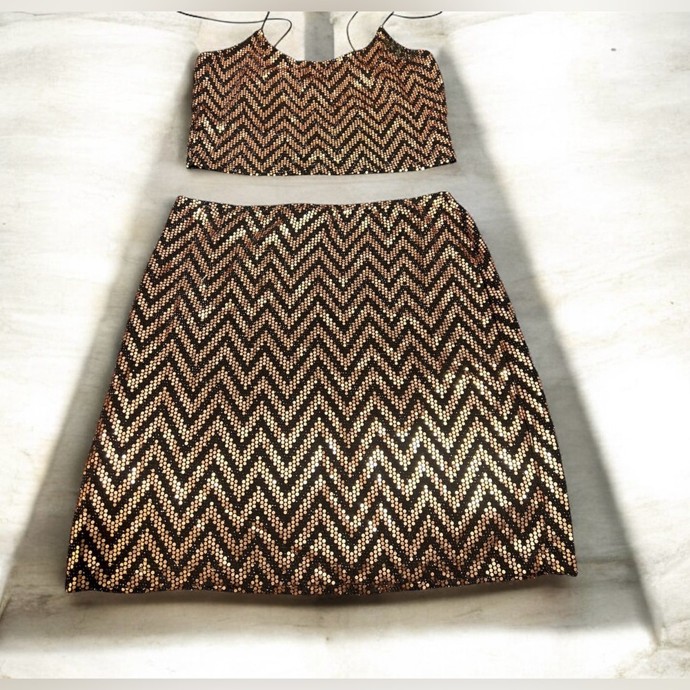 Stylish Black and Gold Chevron Crop Top